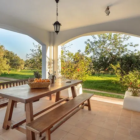 Mercedes Villa *