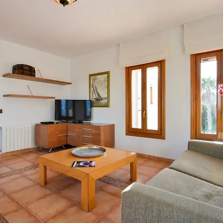 Mercedes Villa